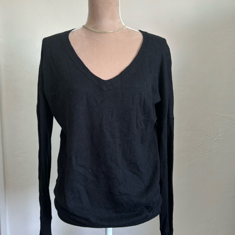 Black Lululemon sweater